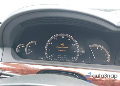 2008 Mercedes-Benz S 550 z USA, uszkodzony, nr VIN WDDNG71X38A230679